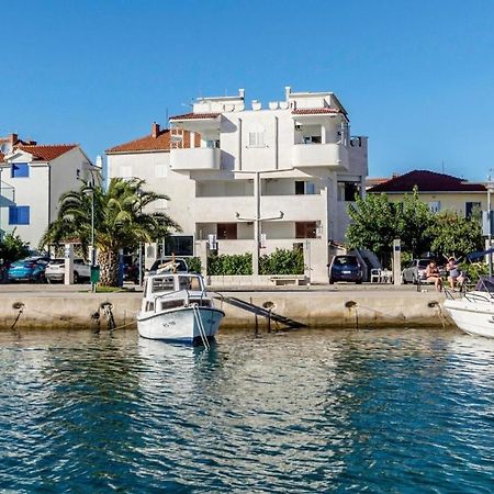 Apartments Marija - By The Sea ロゴズニッツァ エクステリア 写真