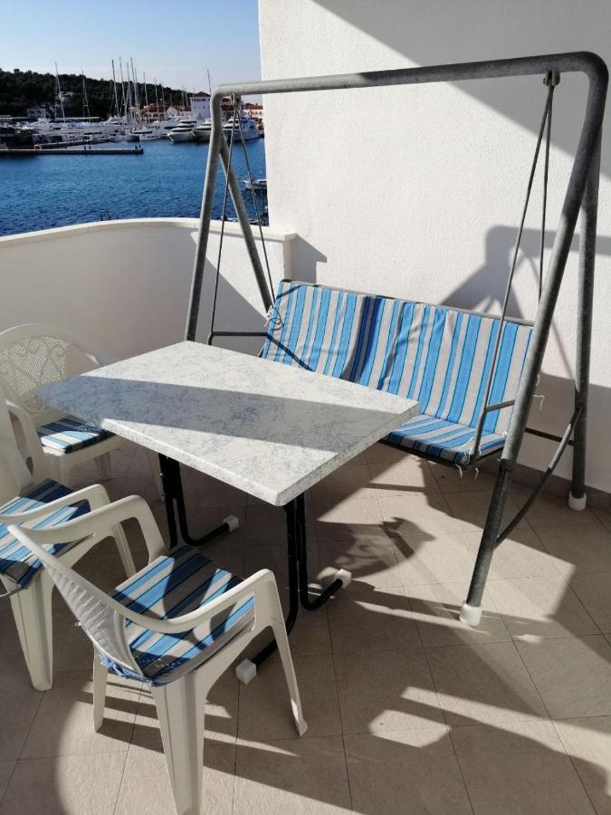 Apartments Marija - By The Sea ロゴズニッツァ エクステリア 写真