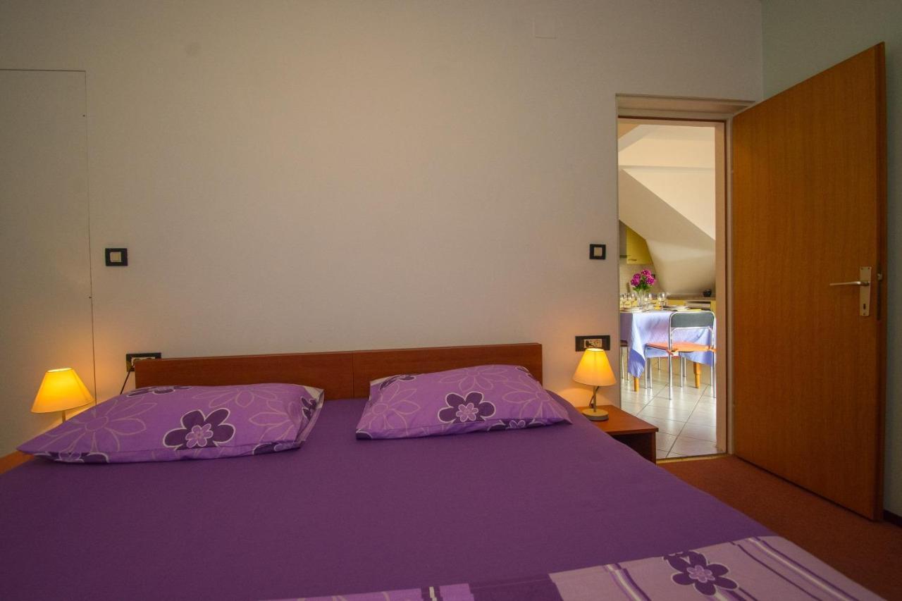 Apartments Marija - By The Sea ロゴズニッツァ エクステリア 写真
