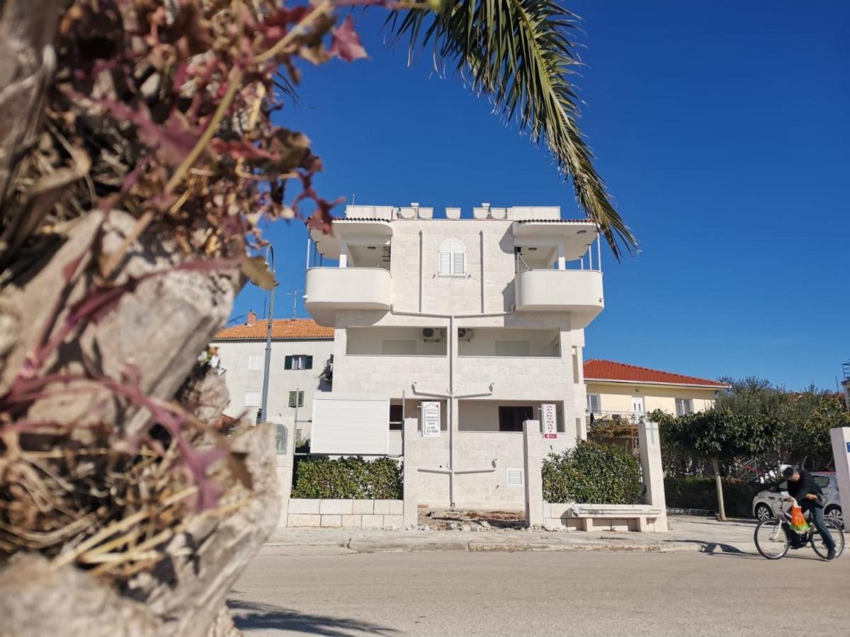 Apartments Marija - By The Sea ロゴズニッツァ エクステリア 写真