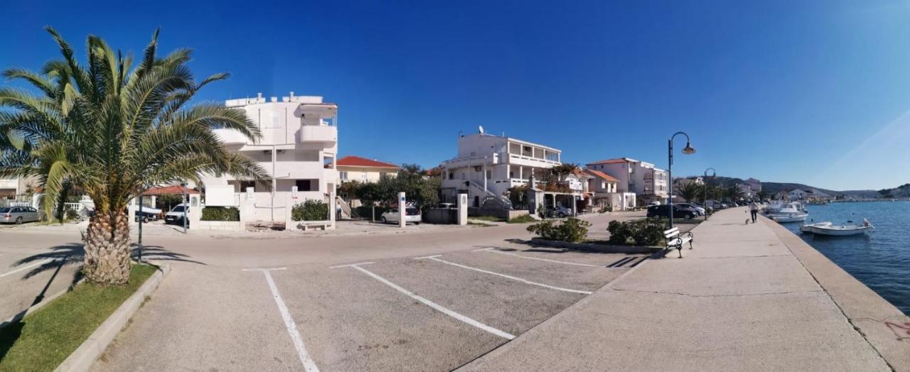Apartments Marija - By The Sea ロゴズニッツァ エクステリア 写真