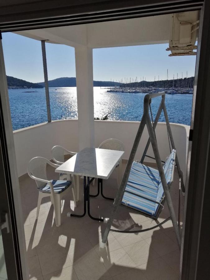 Apartments Marija - By The Sea ロゴズニッツァ エクステリア 写真