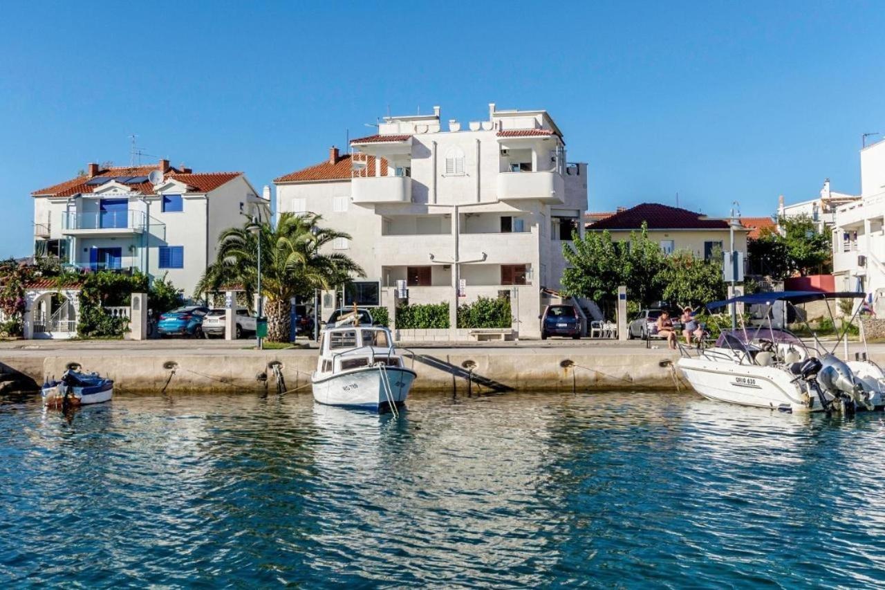 Apartments Marija - By The Sea ロゴズニッツァ エクステリア 写真